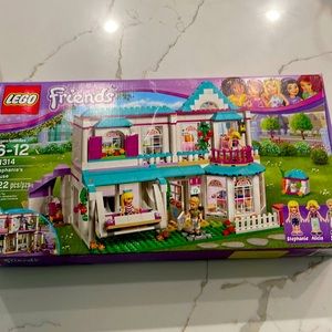 NEW Discontinued Lego Friends 41314 Stephanie's House